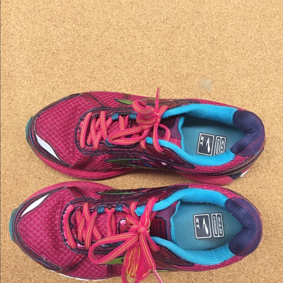 brooks running shoes size 15